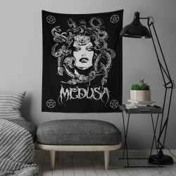 Siyah Medusa Duvar Örtüsü Siyah Medusa Duvar Örtüsü