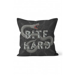 K-134 Bite Hard Çift Tarafı Baskılı Kırlent Kılıfı K-134 Bite Hard Çift Tarafı Baskılı Kırlent Kılıfı