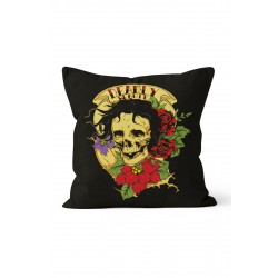 K-181 Deadly Beauth Çift Tarafı Baskılı Kırlent Kılıfı K-181 Deadly Beauth Çift Tarafı Baskılı Kırlent Kılıfı