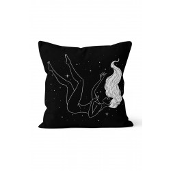 K-366 Sky Girl Çift Tarafı Baskılı Kırlent Kılıfı K-366 Sky Girl Çift Tarafı Baskılı Kırlent Kılıfı