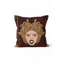 K-565 Kahverengi Medusa Çift Tarafı Baskılı Kırlent Kılıfı K-565 Kahverengi Medusa Çift Tarafı Baskılı Kırlent Kılıfı